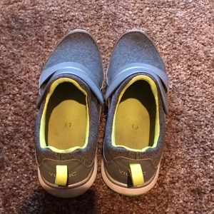 Vionic sneakers
